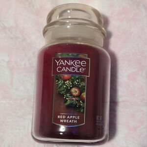NEW Yankee Candle - Red Apple Wreath 22oz